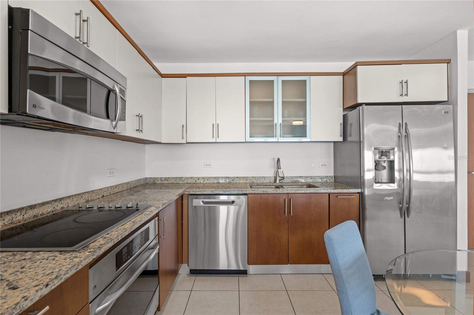 Gallery Plaza, Condado