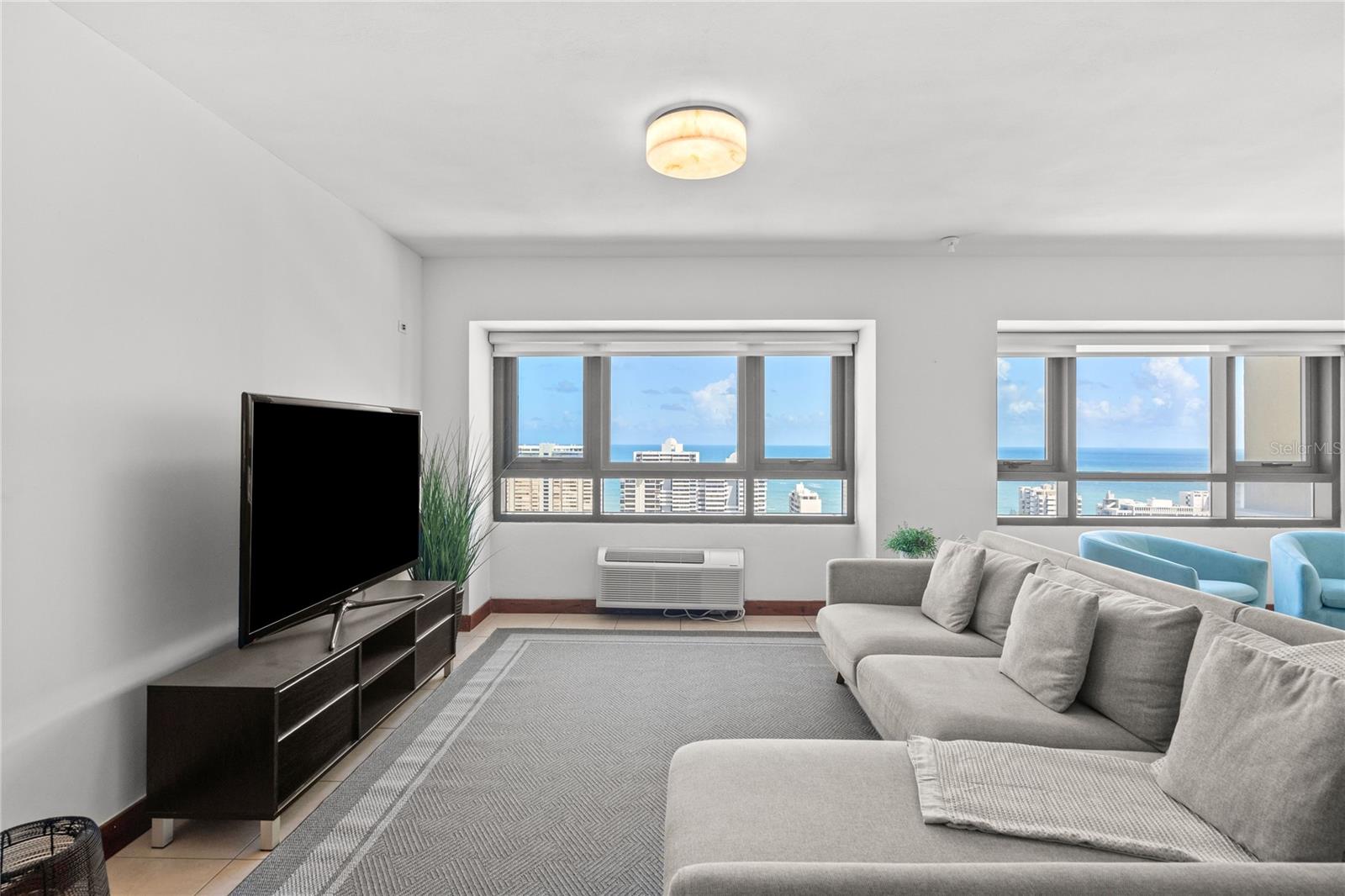 Gallery Plaza, Condado