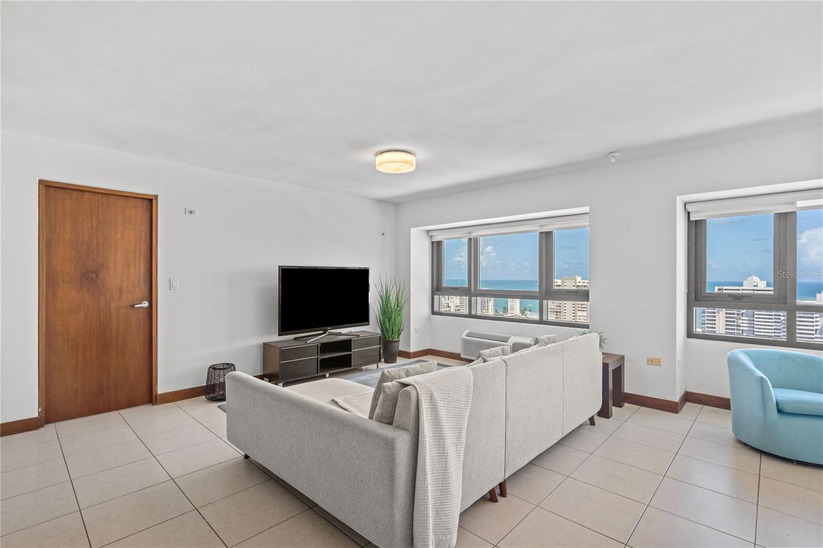 Gallery Plaza, Condado