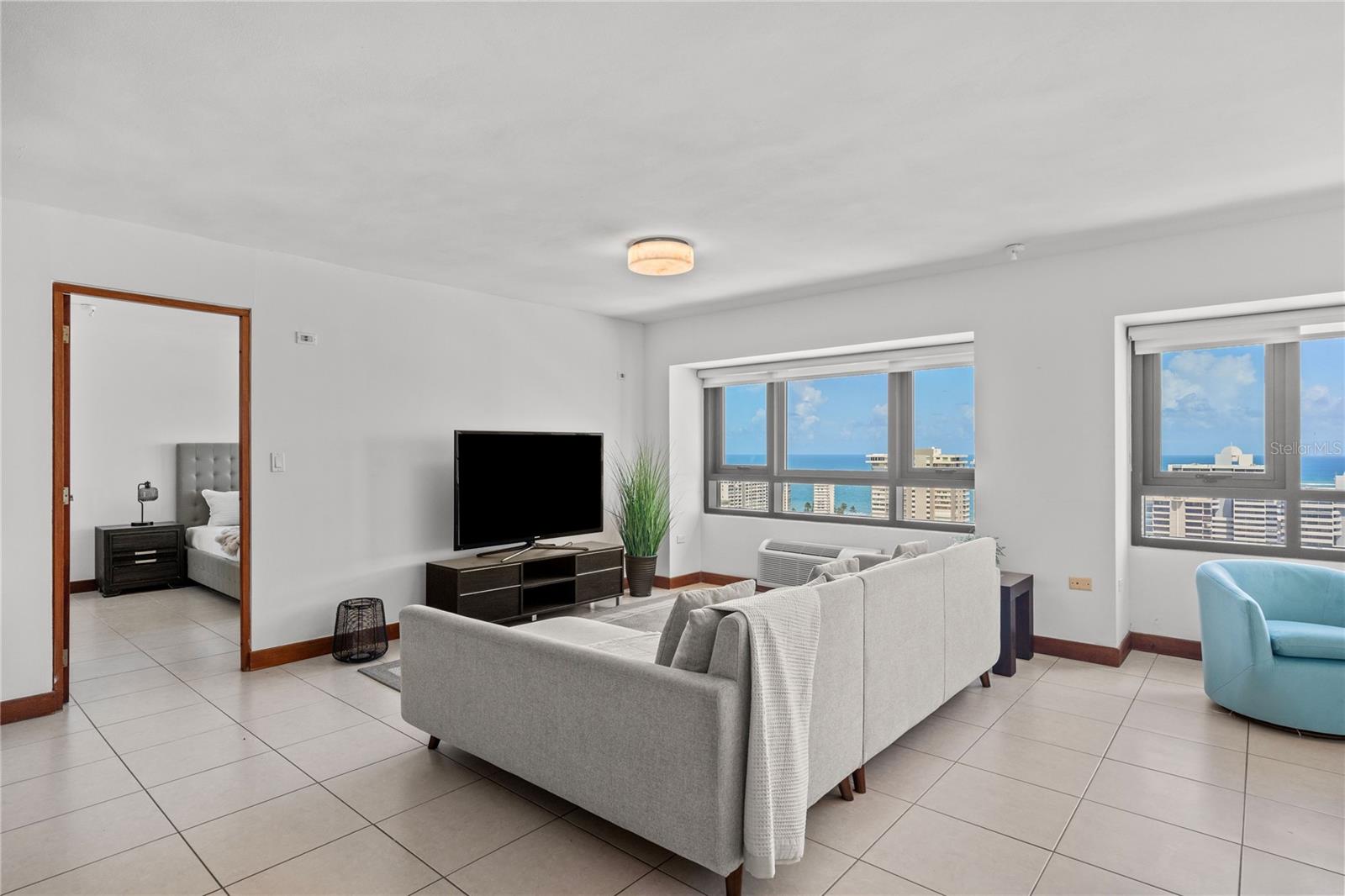 Gallery Plaza, Condado