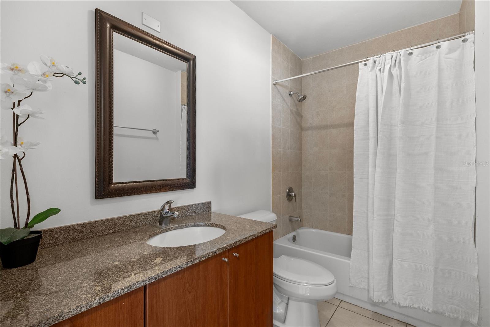 Gallery Plaza, Condado