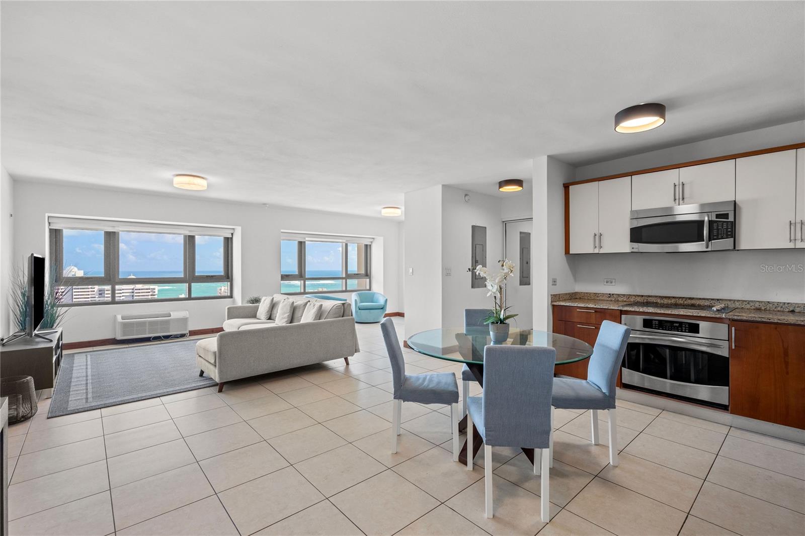 Gallery Plaza, Condado