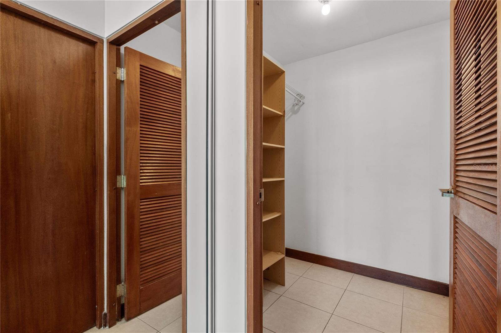 Gallery Plaza, Condado