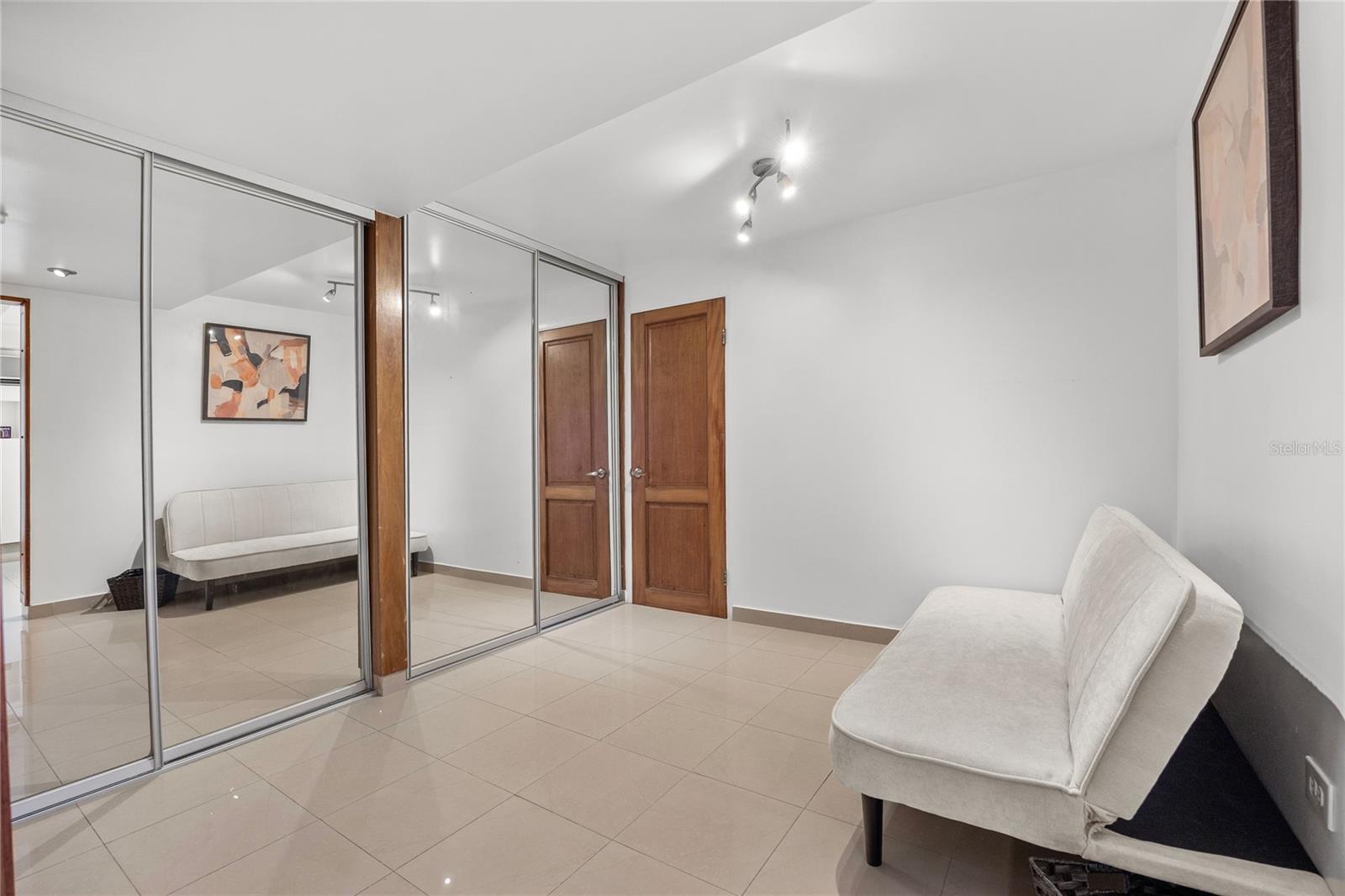 14 CALLE MARSEILLES #3D