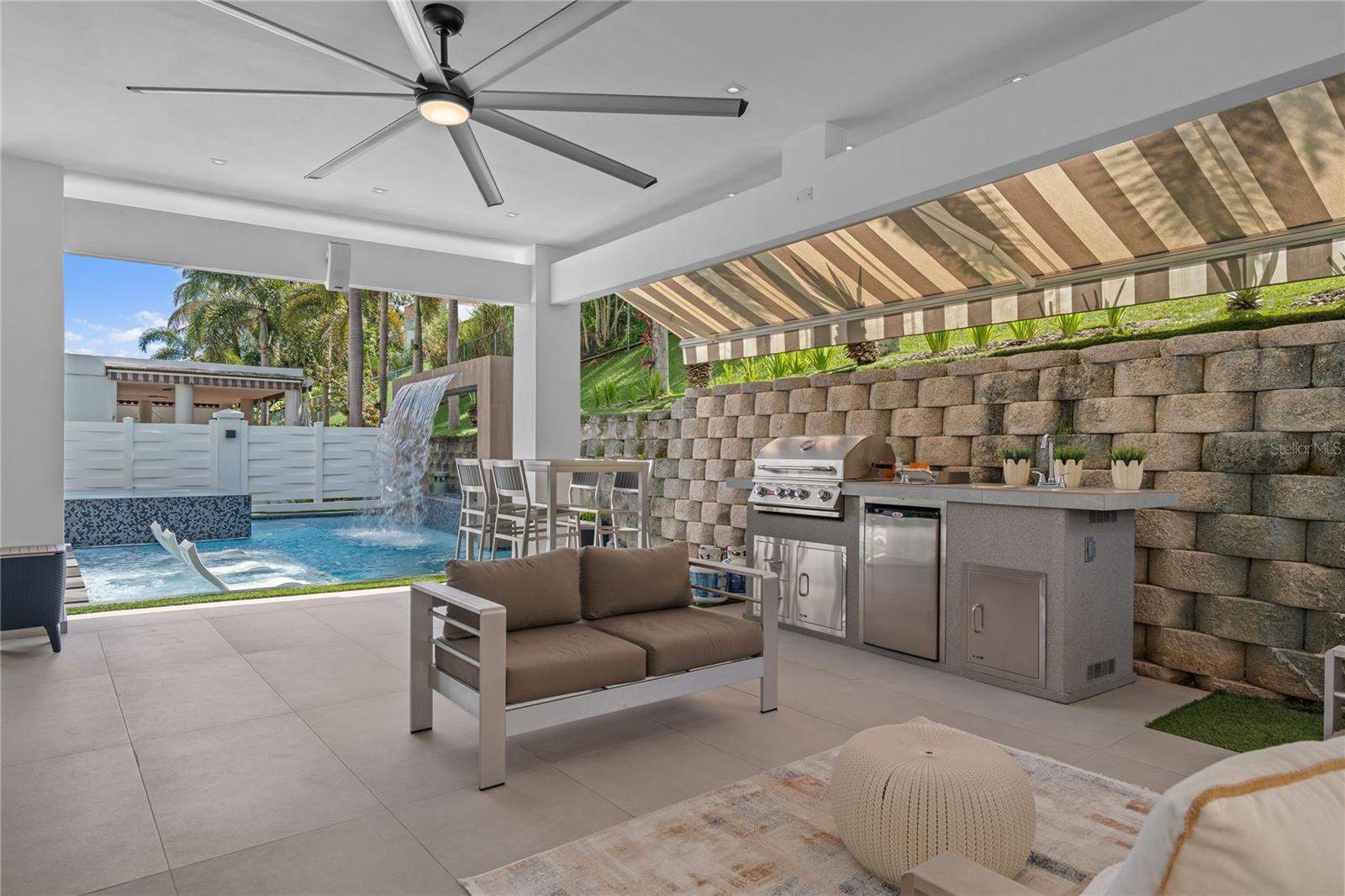 D-5 CALLE LA BORINQUEÑA