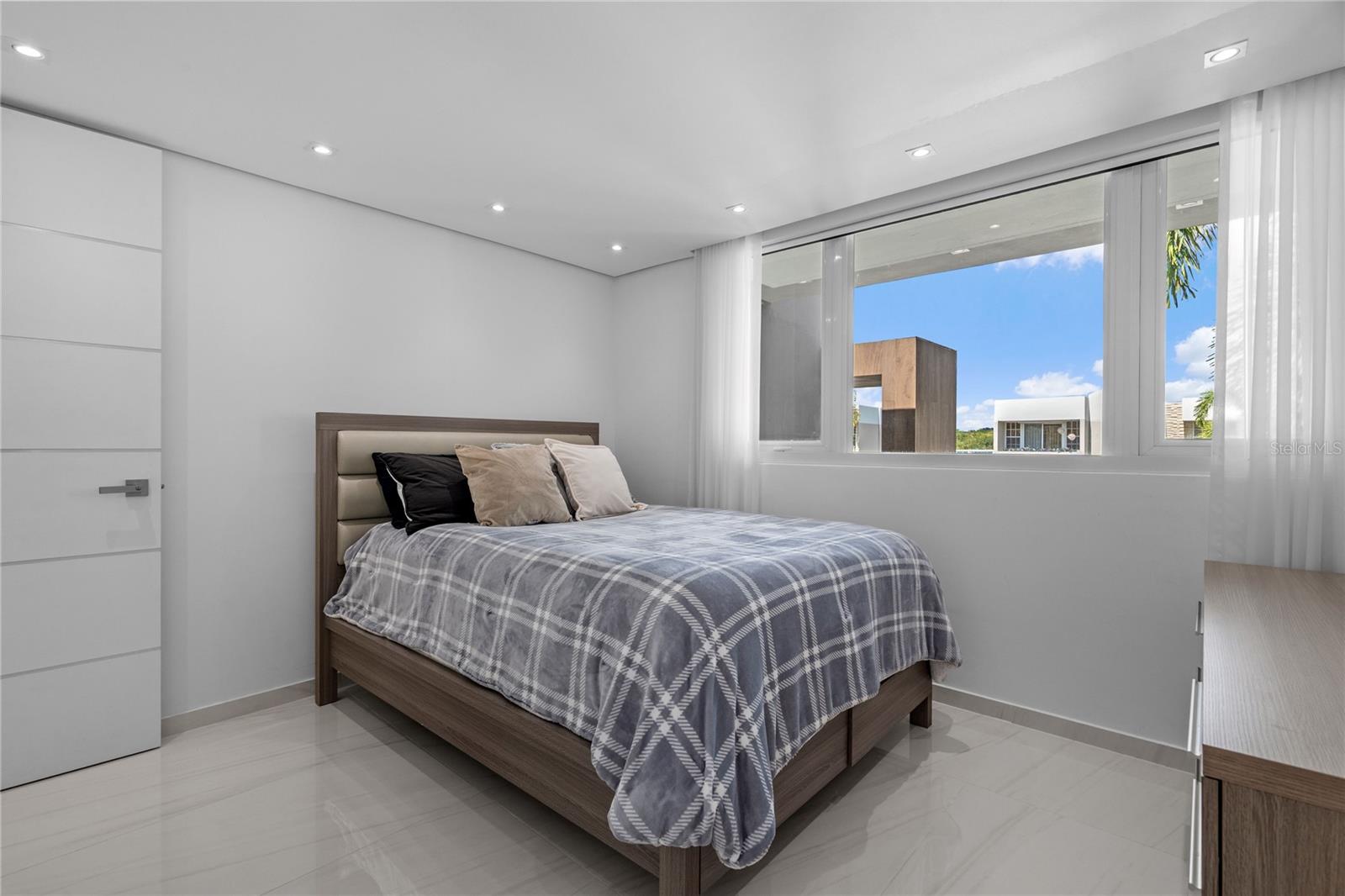 D-5 CALLE LA BORINQUEÑA