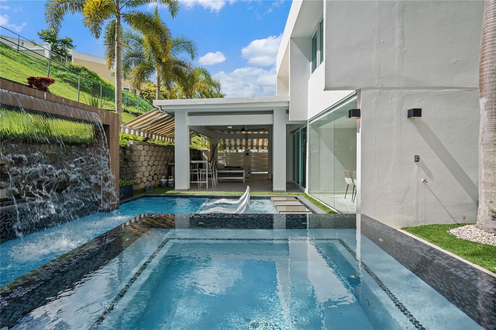 D-5 CALLE LA BORINQUEÑA