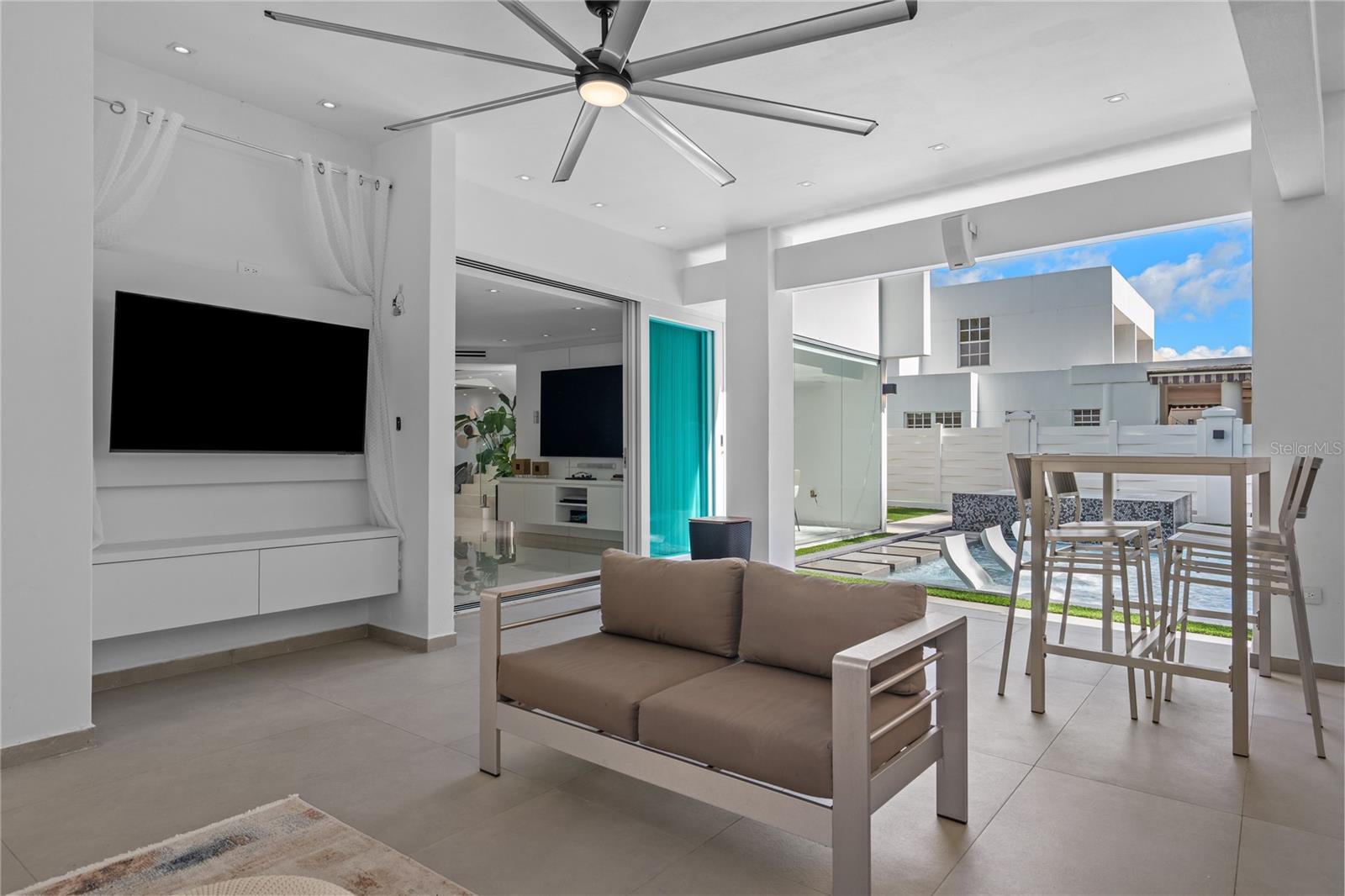 D-5 CALLE LA BORINQUEÑA