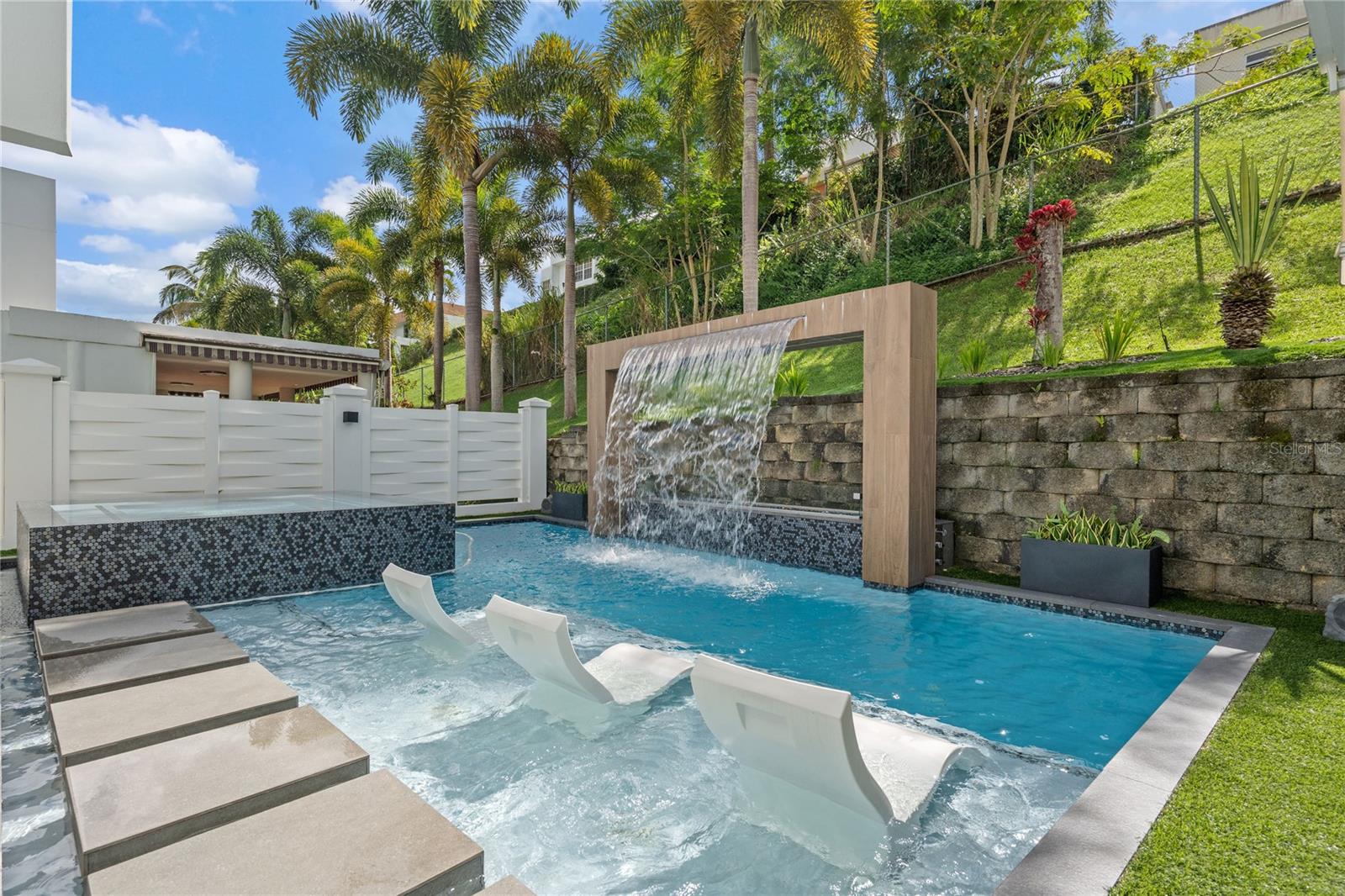 D-5 CALLE LA BORINQUEÑA