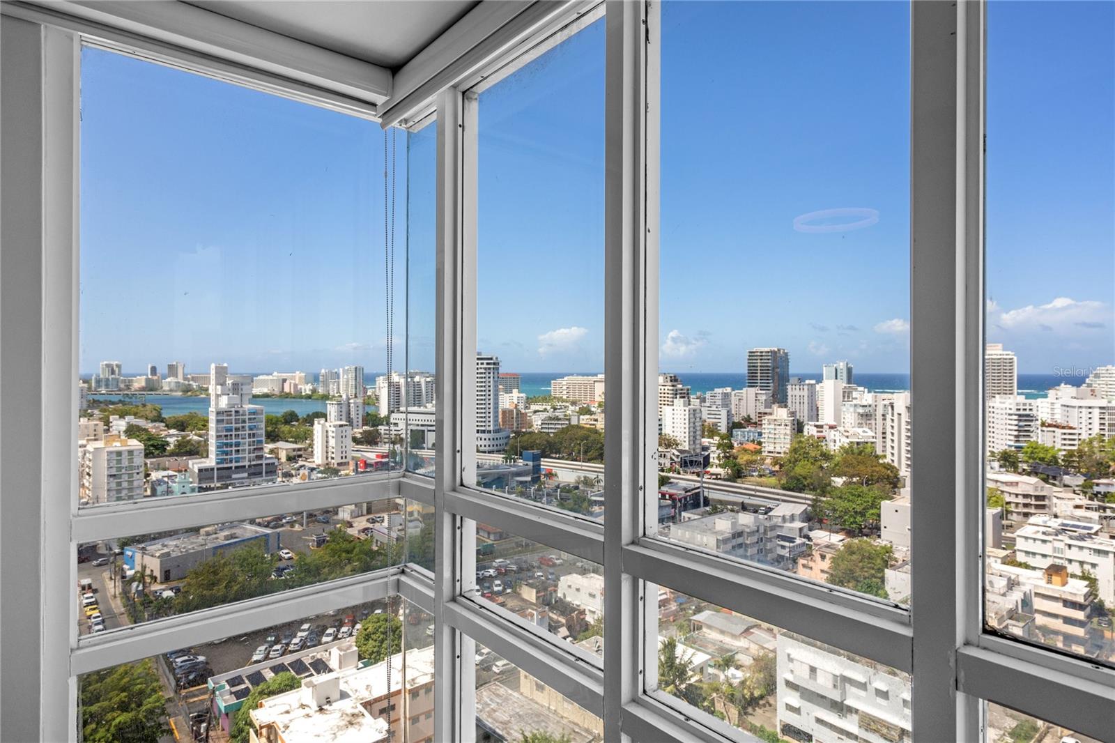 305 CALLE VILLAMIL #1601