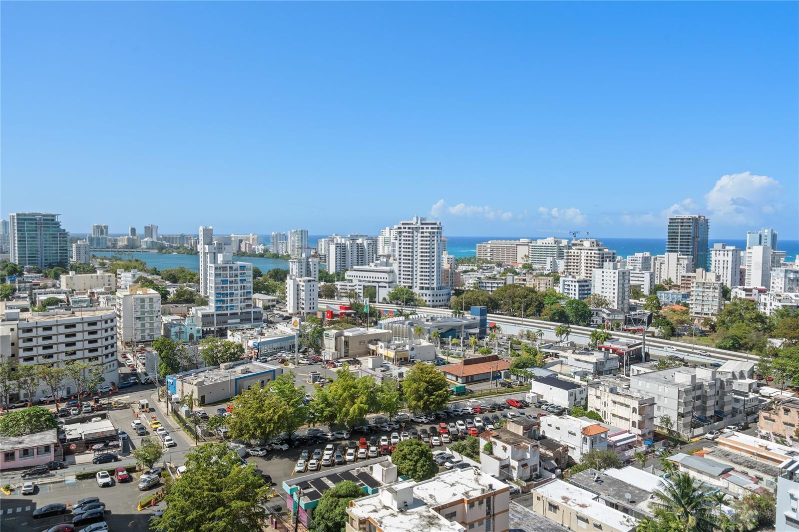 305 CALLE VILLAMIL #1601