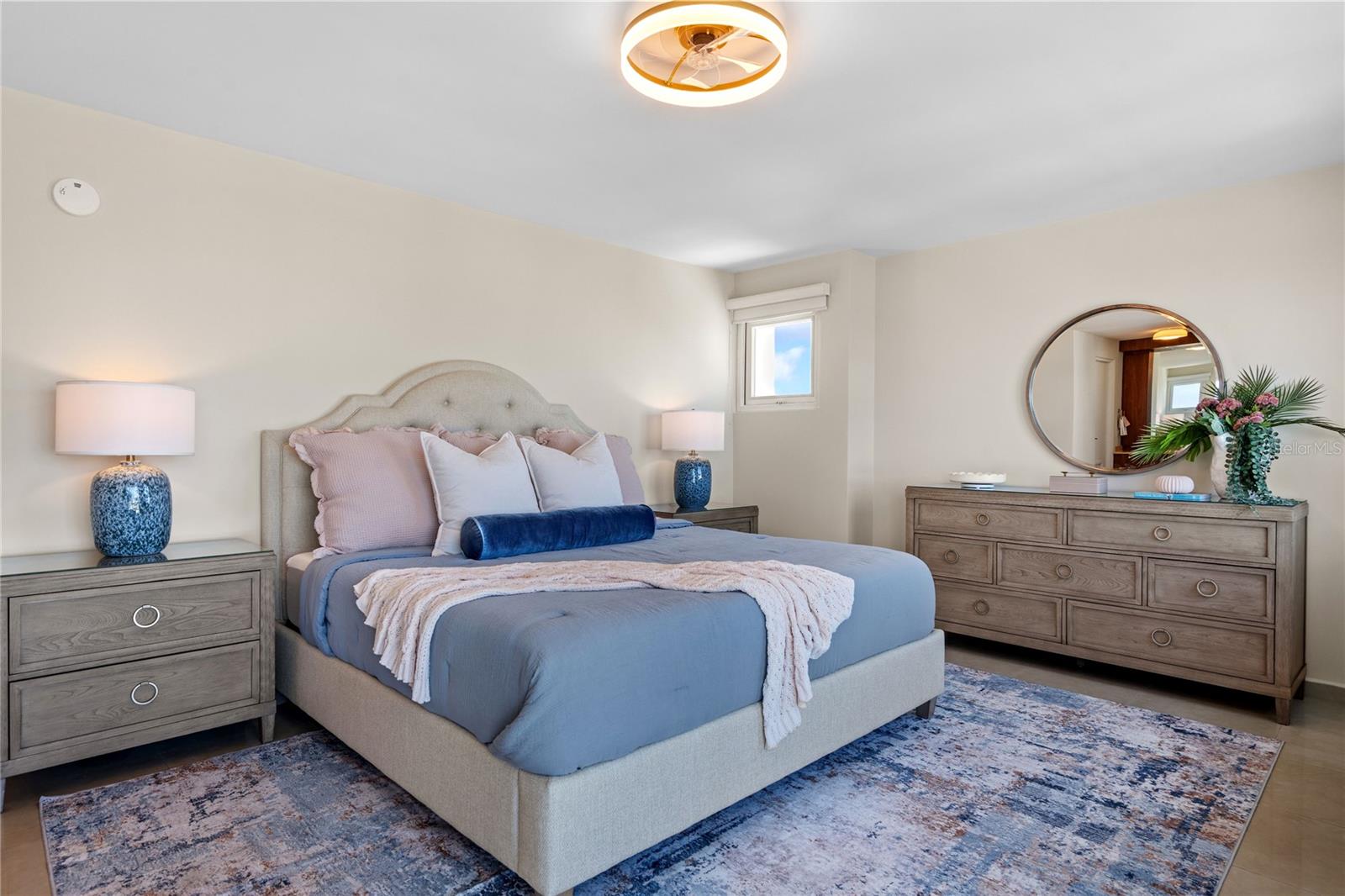 305 CALLE VILLAMIL #1601