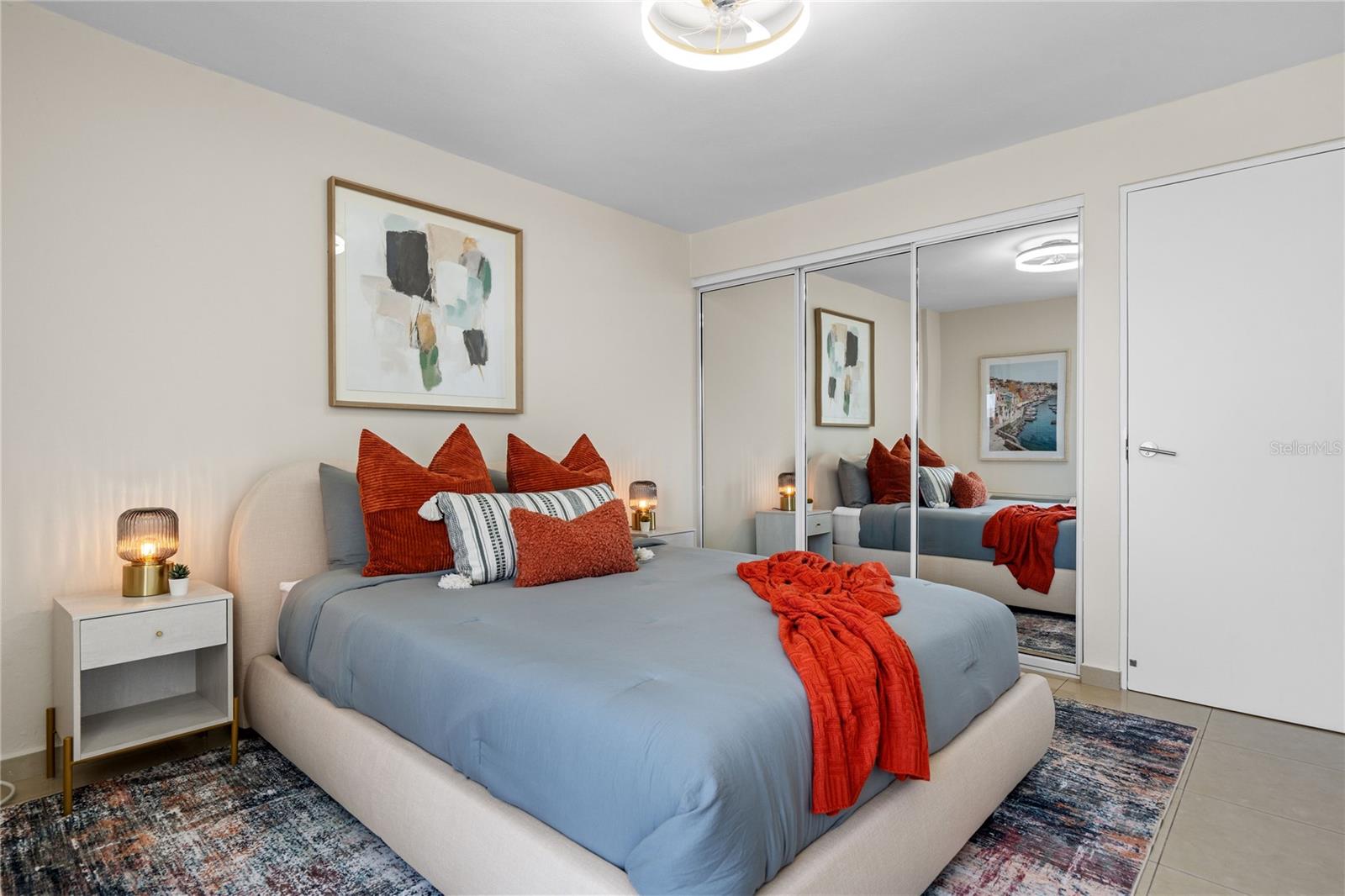 305 CALLE VILLAMIL #1601