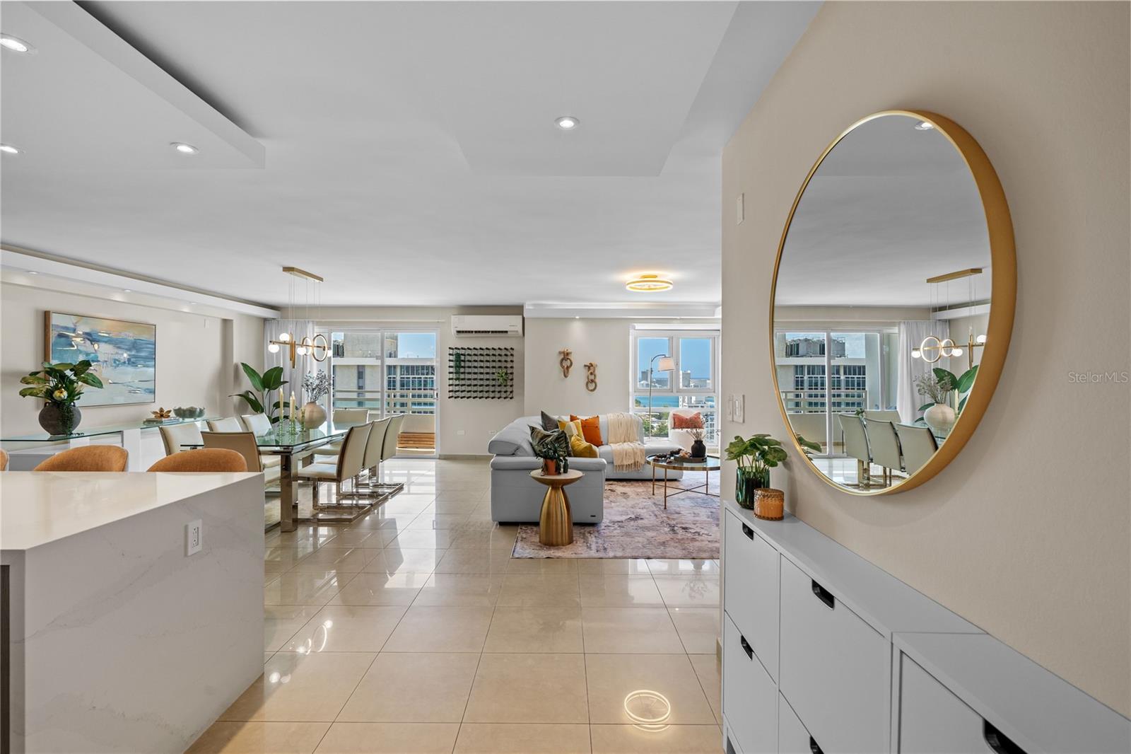 305 CALLE VILLAMIL #1601