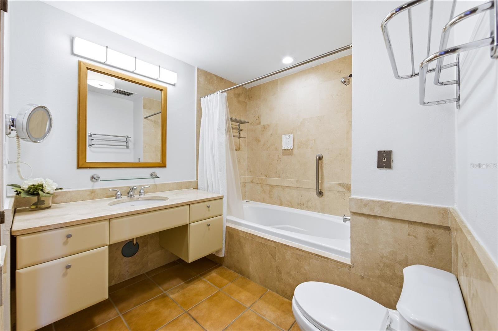 1000 AVENUE EL CONQUISTADOR #5580