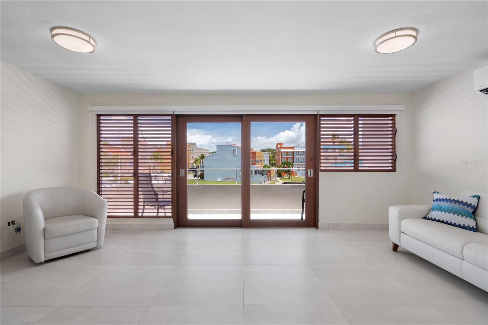 260 HARBOUR DRIVE #13