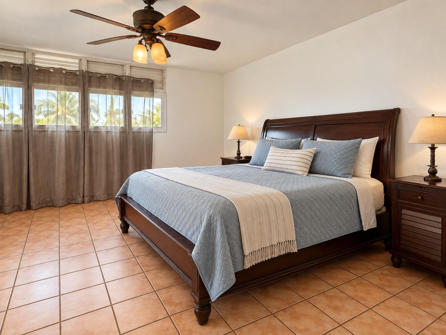163 VILLAS DE GOLF OESTE