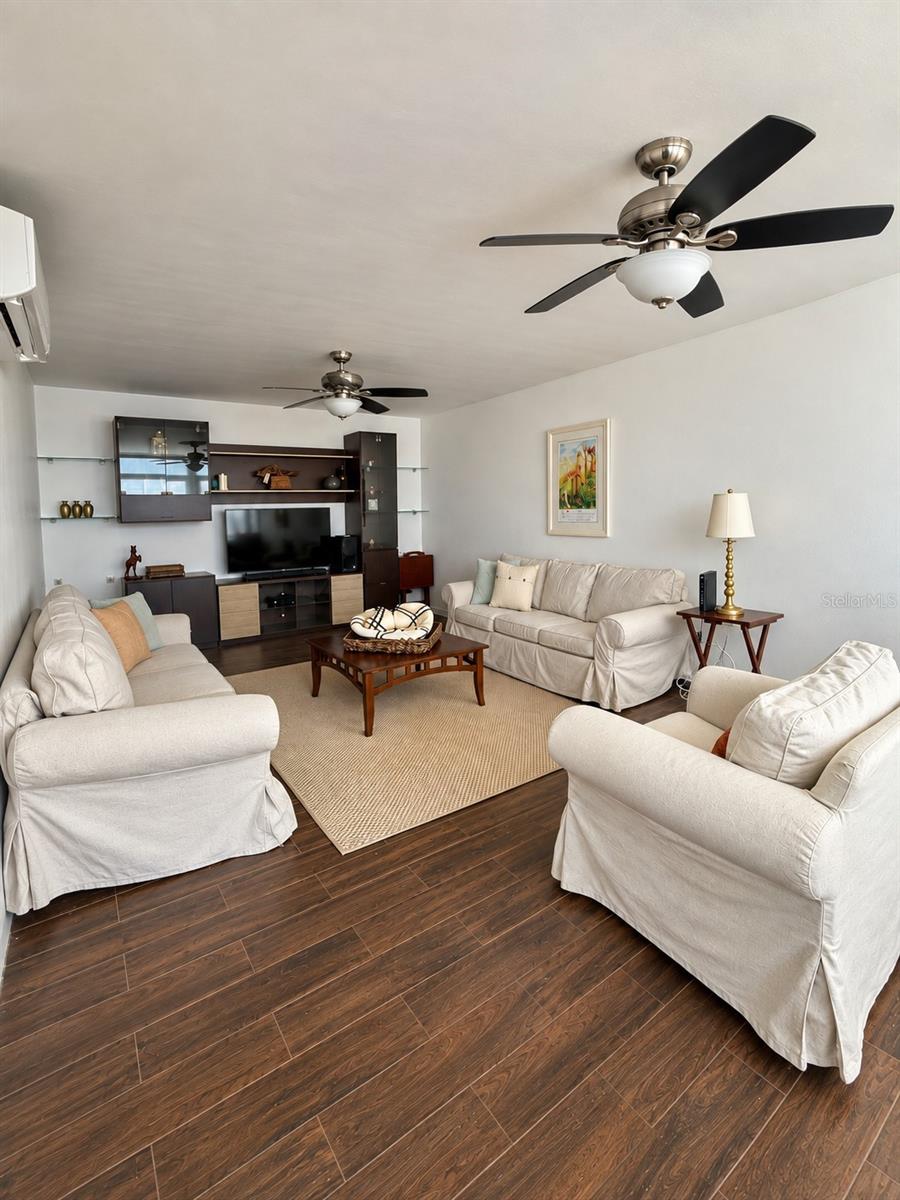 163 VILLAS DE GOLF OESTE