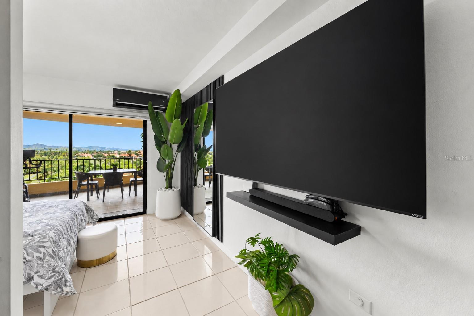 295 PALMAS INN RD #220