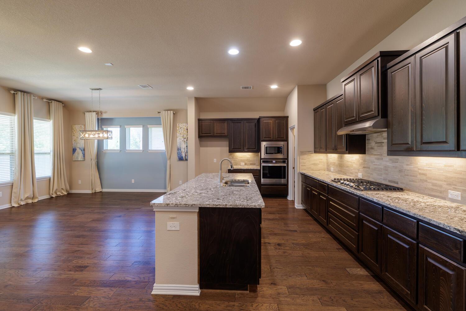 304 Leon LOOP