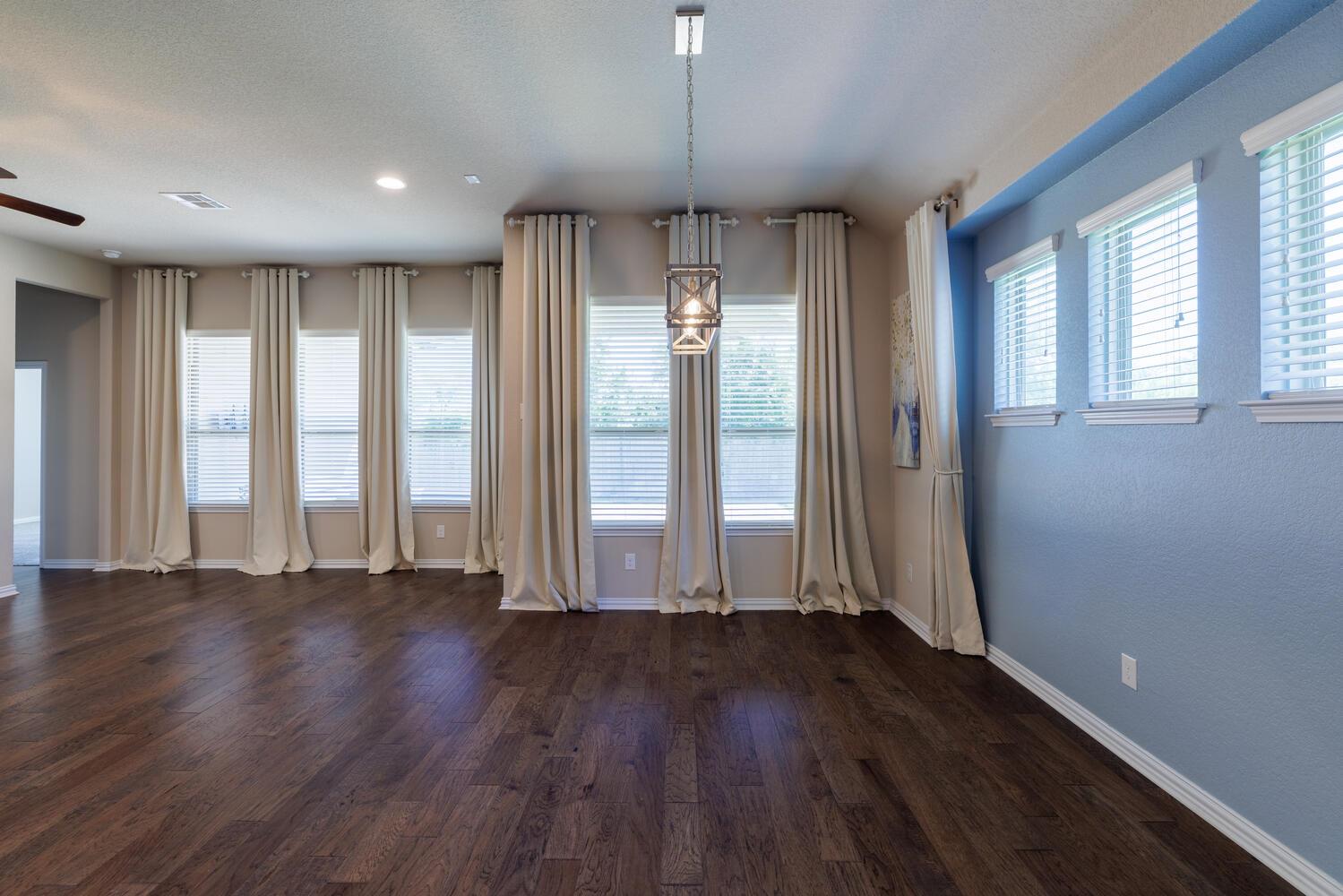 304 Leon LOOP