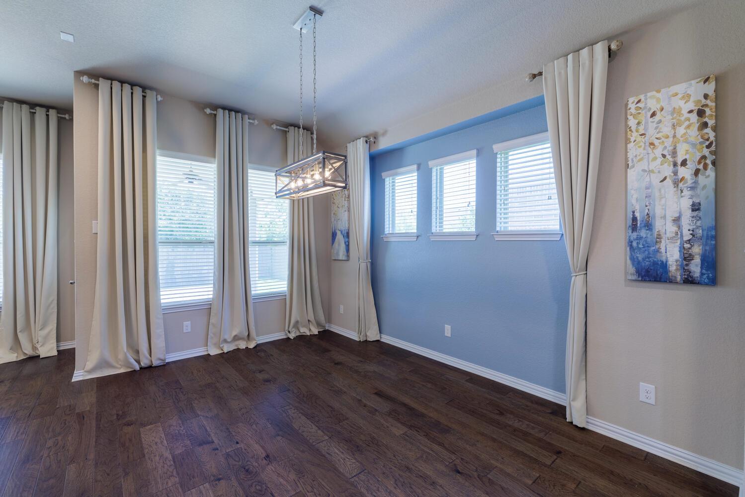 304 Leon LOOP