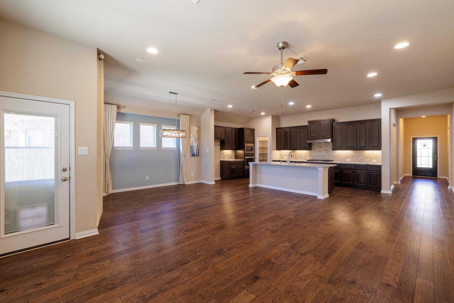 304 Leon LOOP