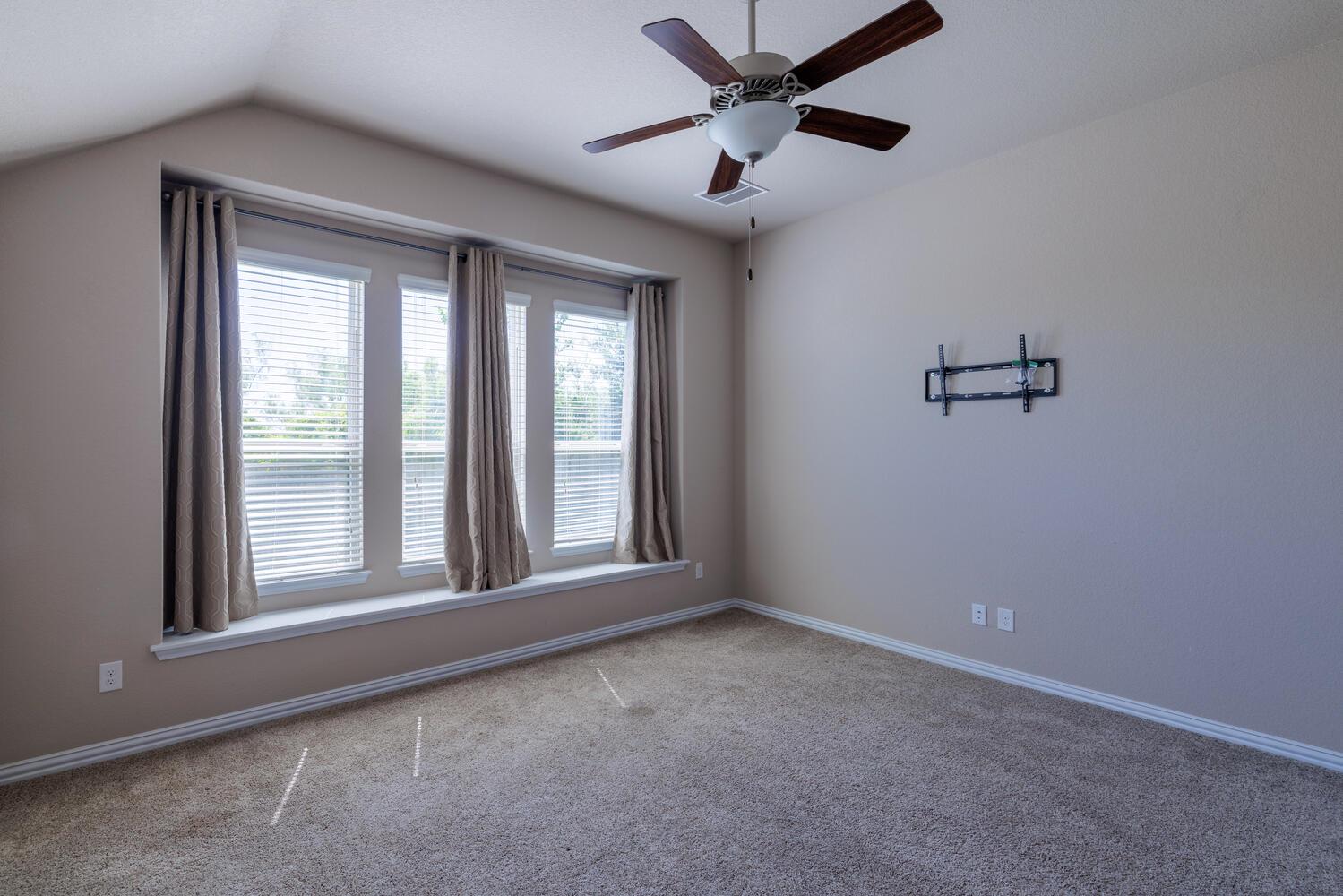 304 Leon LOOP