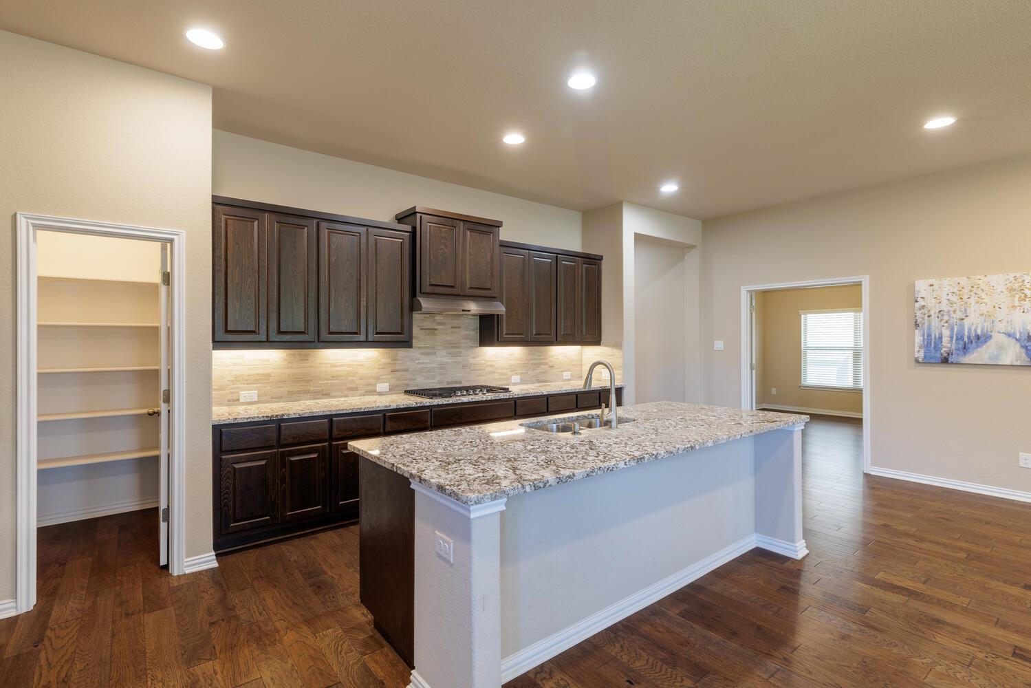 304 Leon LOOP