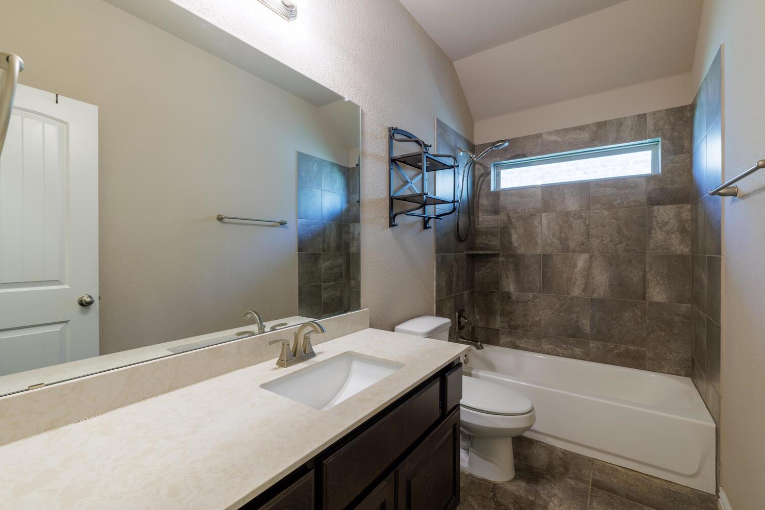 304 Leon LOOP
