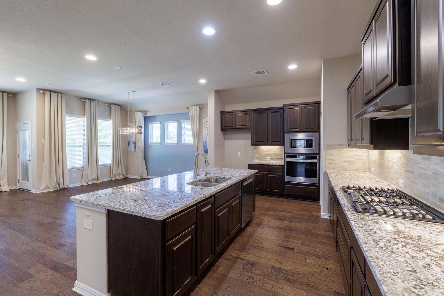 304 Leon LOOP
