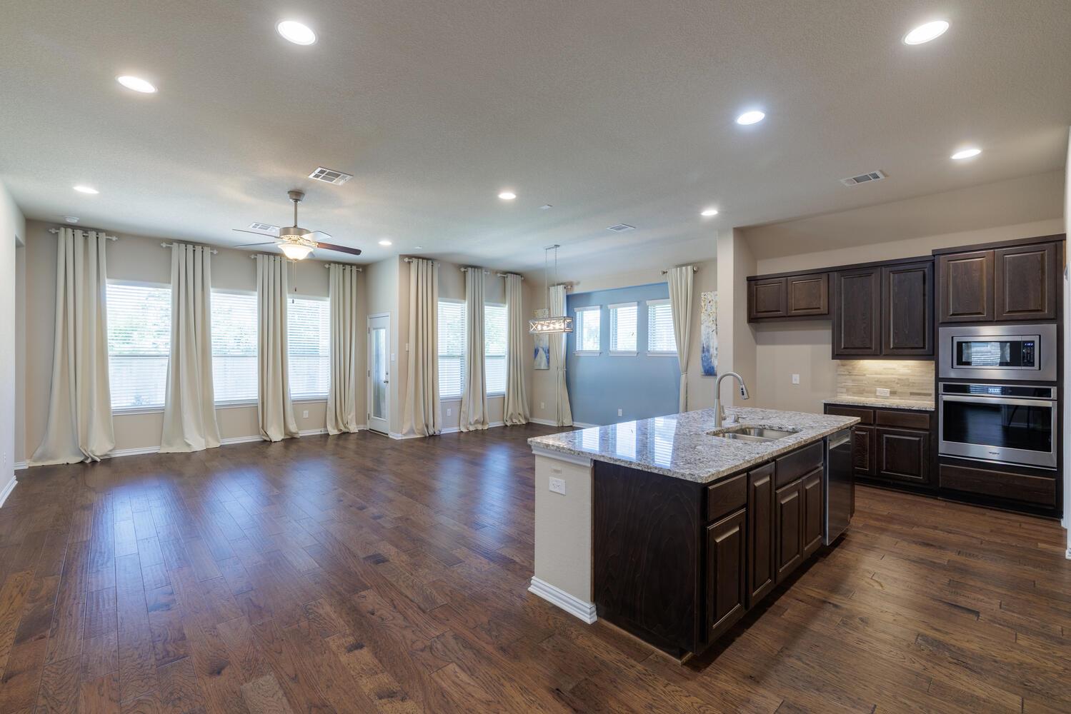304 Leon LOOP