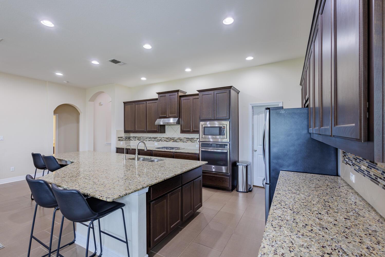 216 Blue Waterleaf LN