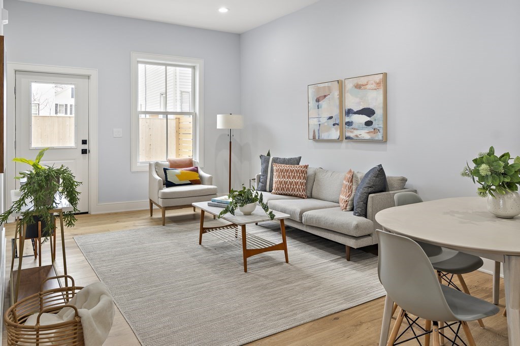 462 Cambridge Street Unit: 2