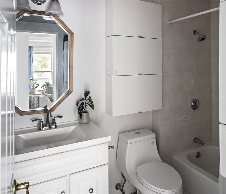 233 Cardinal Medeiros Avenue # 1