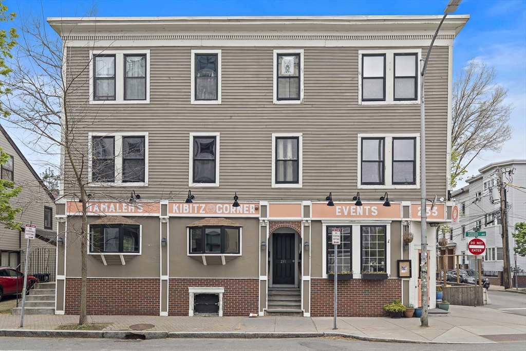 233 Cardinal Medeiros Avenue # 1