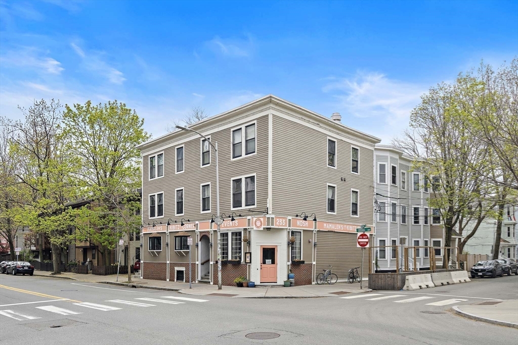 233 Cardinal Medeiros Avenue # 1