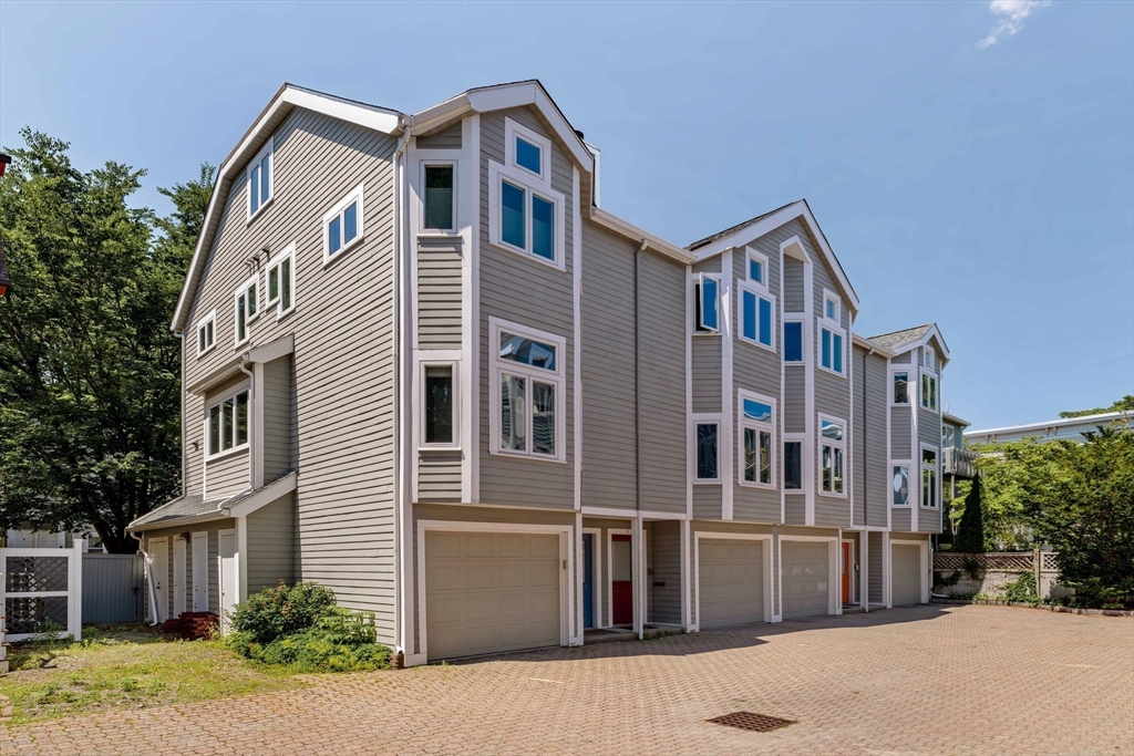 3 Rollins Court # 3