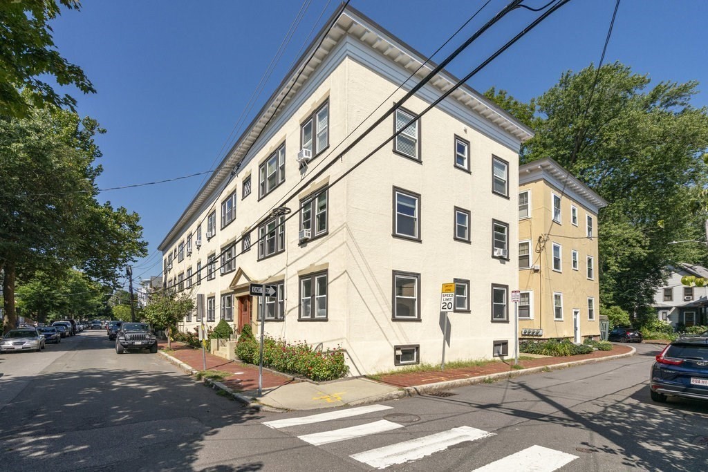 55 Sacramento St # 8