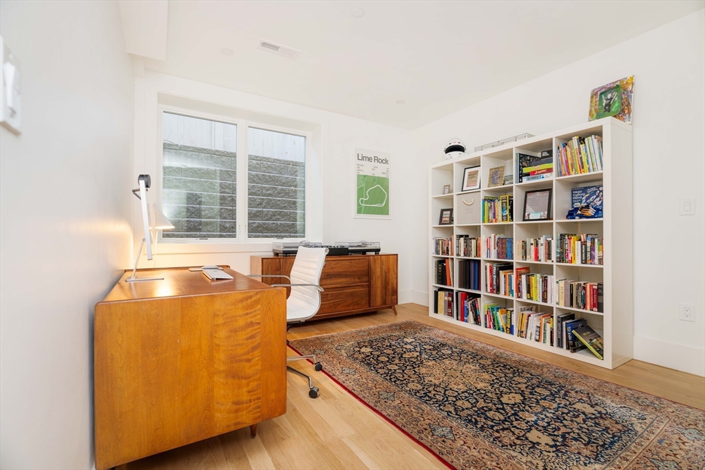 205 Pearl Street # 205