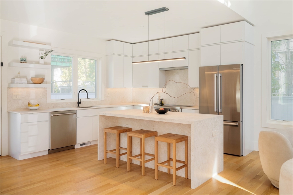 205 Pearl Street # 205