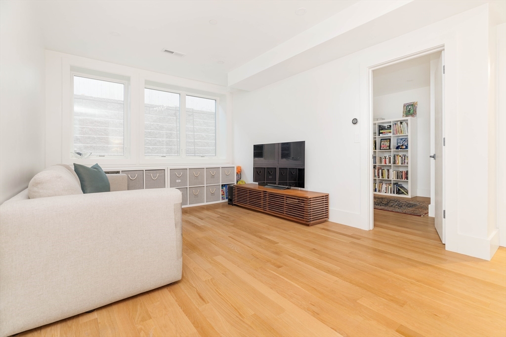 205 Pearl Street # 205