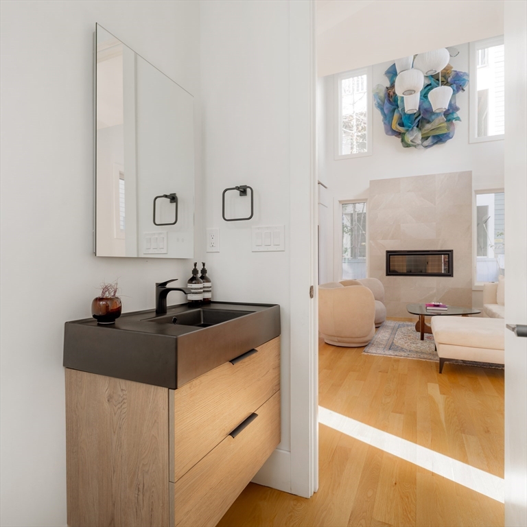 205 Pearl Street # 205