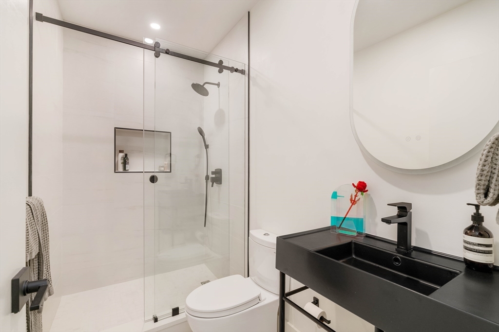 205 Pearl Street # 205