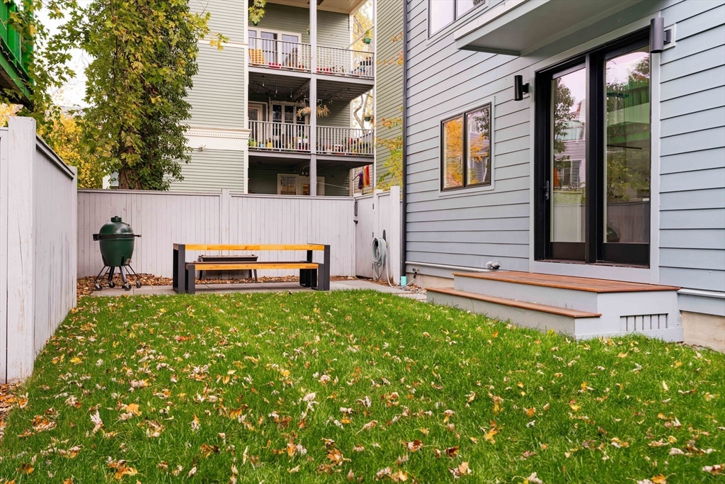 205 Pearl Street # 205