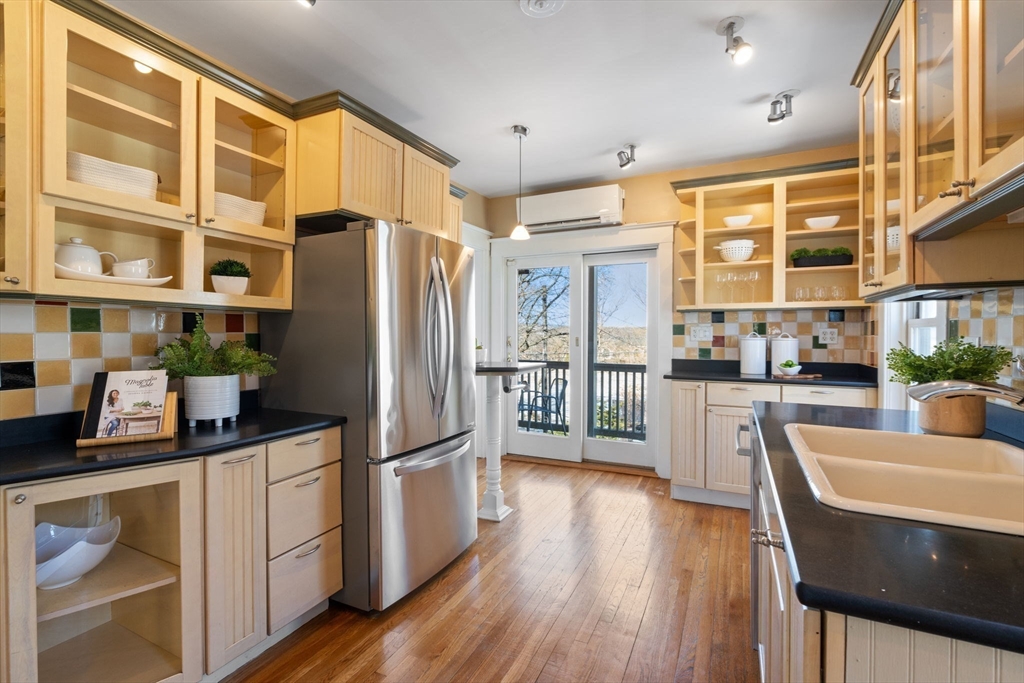 463 Huron Ave # 463