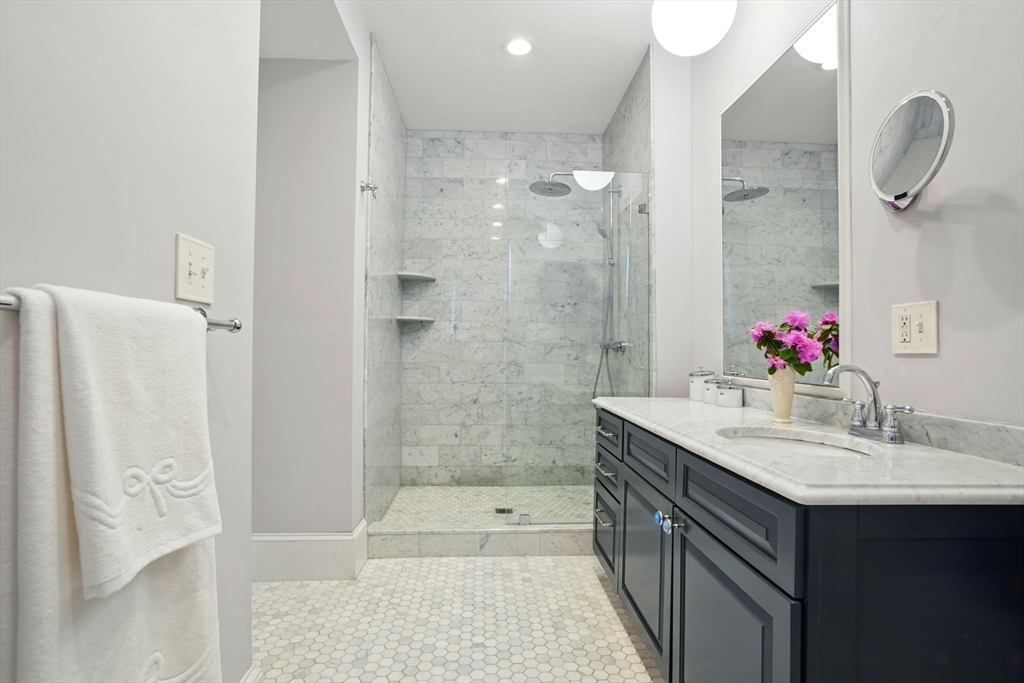 44 Porter St # 1