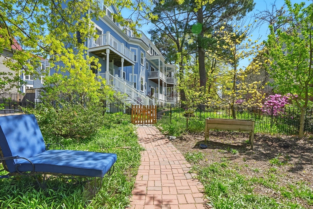 44 Porter St # 1