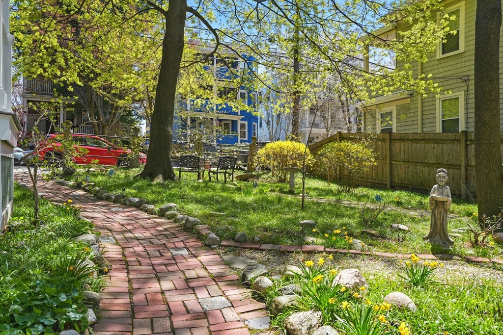 44 Porter St # 1