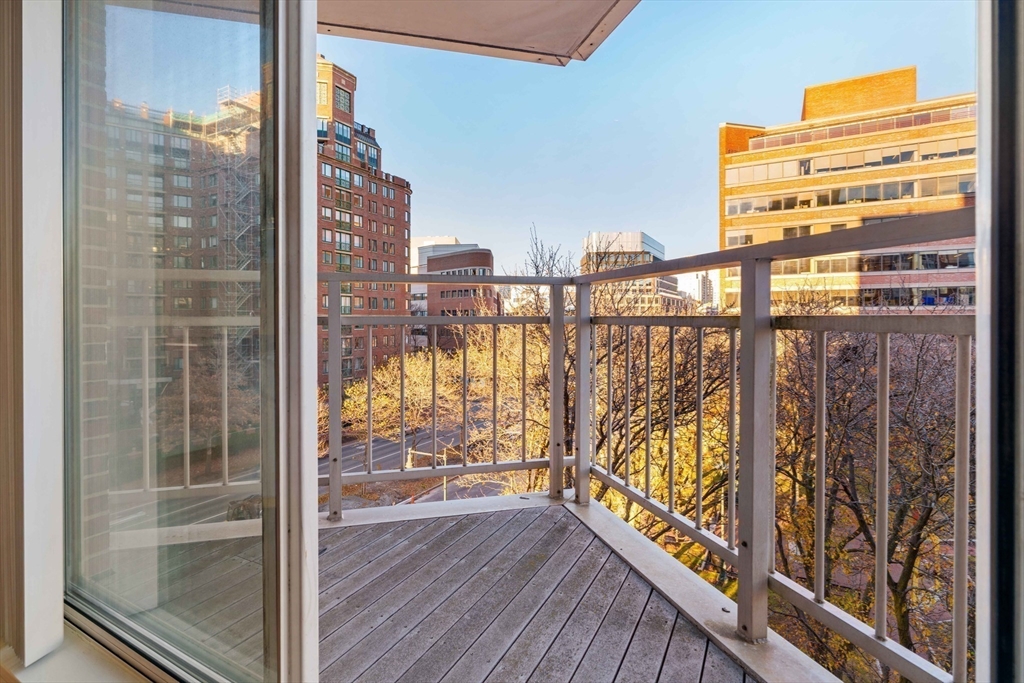 75-83 Cambridge Parkway #E506